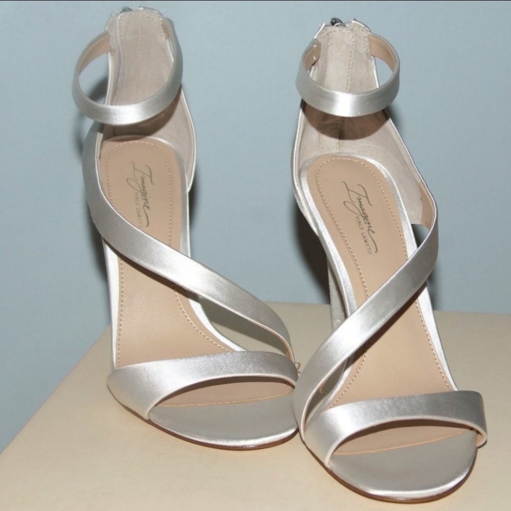Imagine by Vince Camuto 9 wedding formal bridal heels pure white deluxe satin